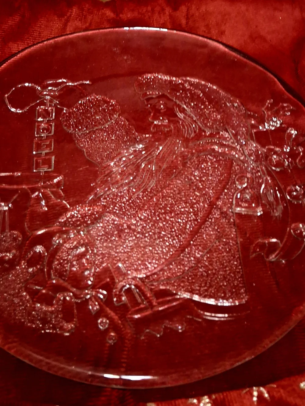 Clear Glass Santa Holiday Plate - Clear